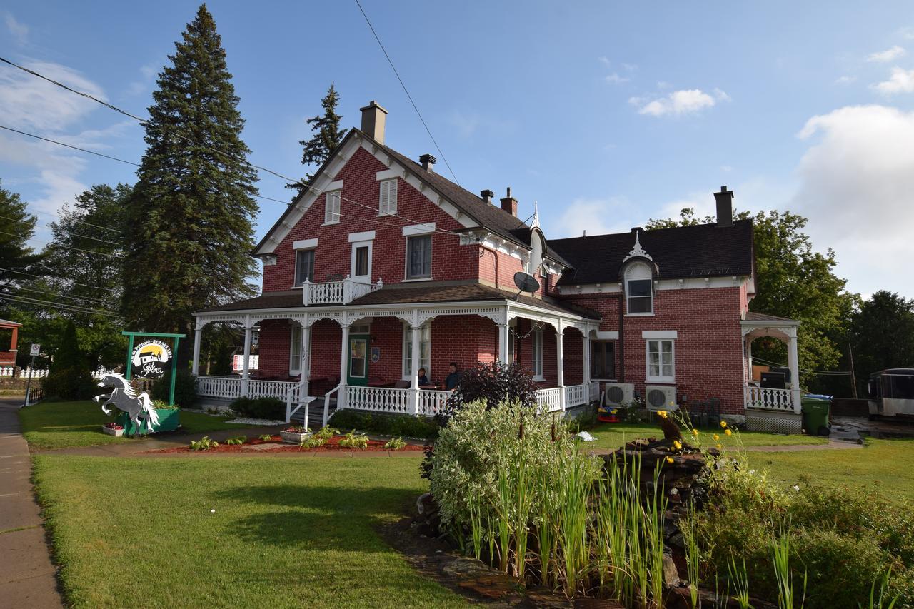 Gil Ann Bed and Breakfast Saint-André-Avellin Eksteriør billede